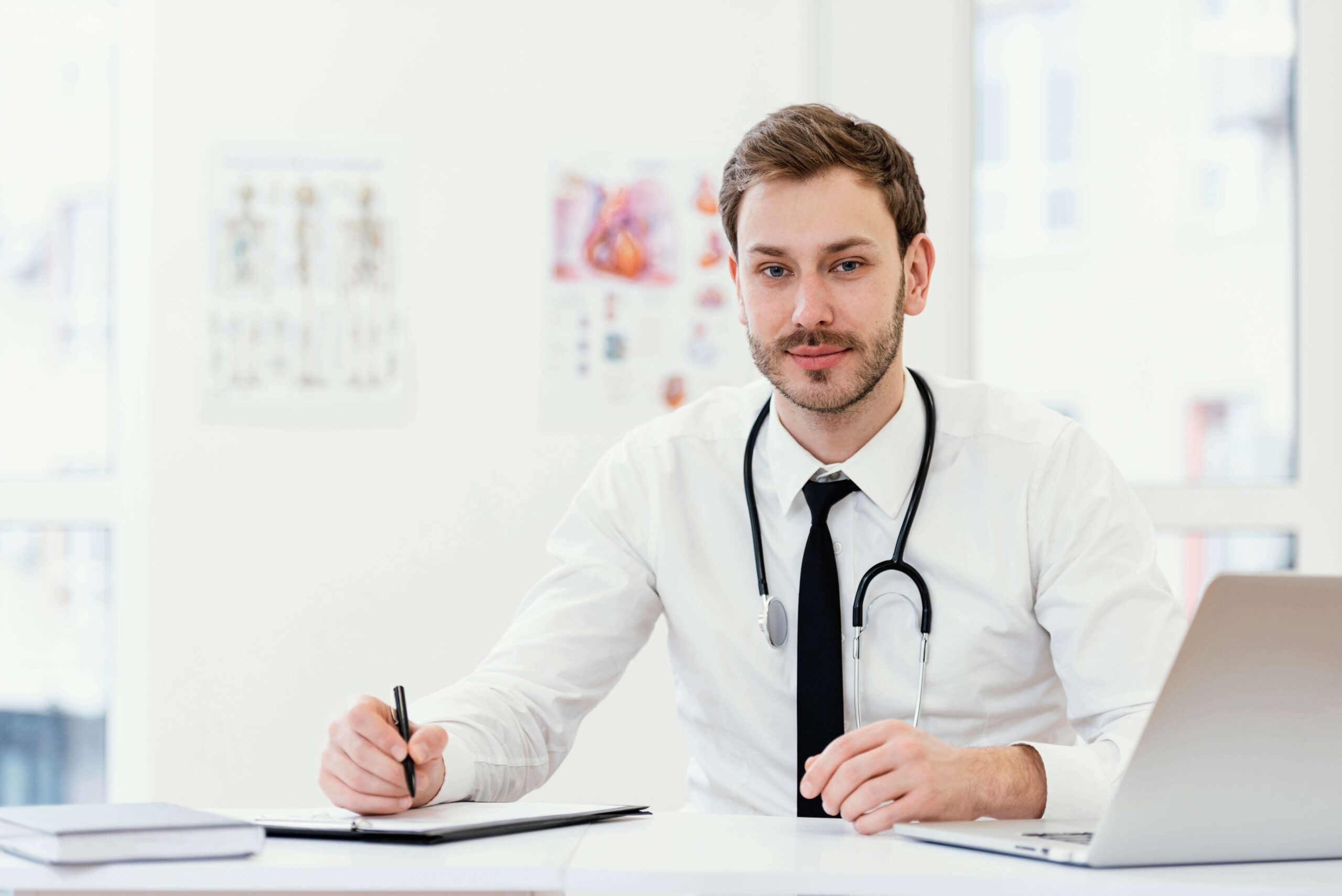 What is a General Practitioner (GP) & When to See One? Your Guide in Jabal Ali, Dubai
